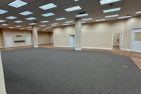 Propiedad comercial en alquiler en Casselberry, Florida, 929.02 m2 № 1437259 - foto 13