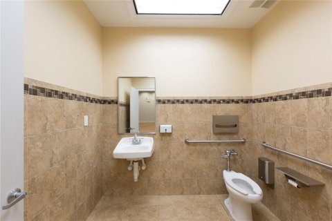 Propiedad comercial en alquiler en Casselberry, Florida, 929.02 m2 № 1437259 - foto 22