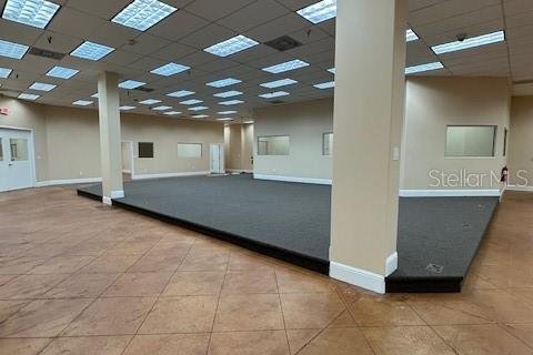 Propiedad comercial en alquiler en Casselberry, Florida, 929.02 m2 № 1437259 - foto 16