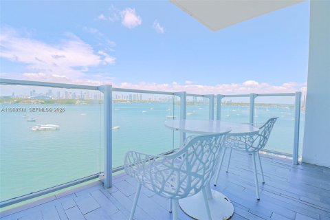 Condominio en venta en Miami Beach, Florida, 2 dormitorios, 101.08 m2 № 2029971 - foto 11