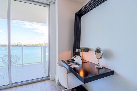 Condominio en venta en Miami Beach, Florida, 2 dormitorios, 101.08 m2 № 2029971 - foto 21