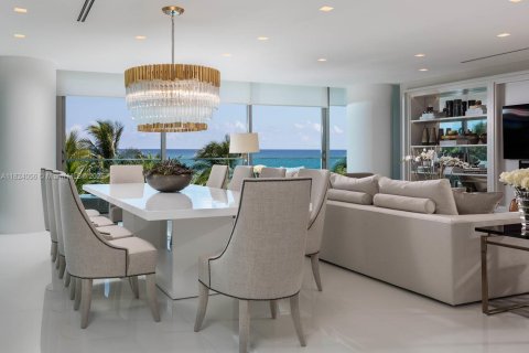Copropriété à vendre à Bal Harbour, Floride: 2 chambres, 199.55 m2 № 1937958 - photo 3