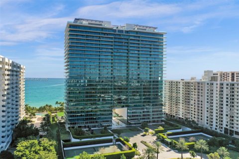 Condominio en venta en Bal Harbour, Florida, 2 dormitorios, 199.55 m2 № 1937958 - foto 24