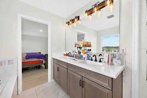 Villa ou maison à vendre à Kissimmee, Floride: 4 chambres, 221.48 m2 № 2425341 - photo 21