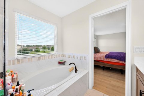 Villa ou maison à vendre à Kissimmee, Floride: 4 chambres, 221.48 m2 № 2425341 - photo 22