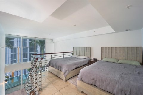 Condo in Miami, Florida, 1 bedroom  № 1703506 - photo 11