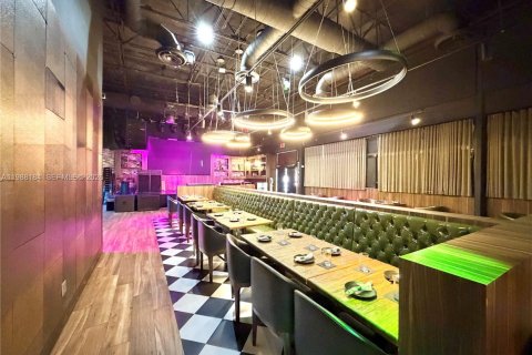 Commercial property in Doral, Florida № 2051300 - photo 6