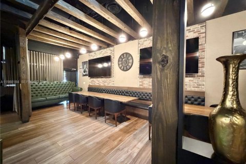 Commercial property in Doral, Florida № 2051300 - photo 9