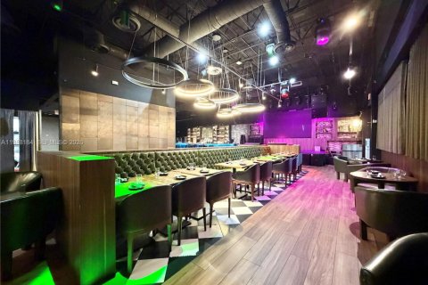 Commercial property in Doral, Florida № 2051300 - photo 7