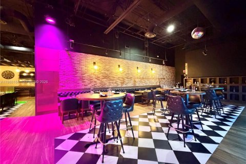 Commercial property in Doral, Florida № 2051300 - photo 16