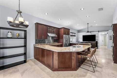 House in Boynton Beach, Florida 4 bedrooms, 136.57 sq.m. № 2185028 - photo 6