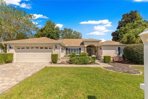 House in Summerfield, Florida 3 bedrooms, 216.93 sq.m. № 2368845