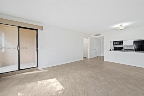 Купить кондоминиум в Корал-Спрингс, Флорида 2 спальни, 86.68м2, № 2009599 - фото 5