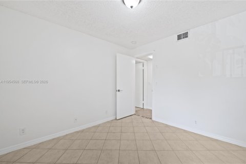 Купить кондоминиум в Корал-Спрингс, Флорида 2 спальни, 86.68м2, № 2009599 - фото 16