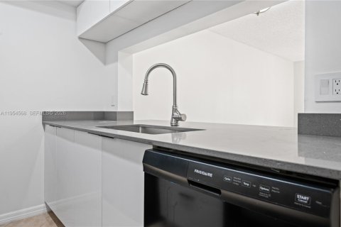 Купить кондоминиум в Корал-Спрингс, Флорида 2 спальни, 86.68м2, № 2009599 - фото 10