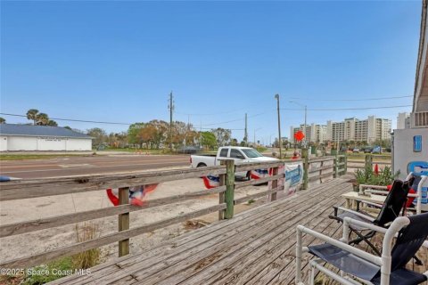 Commercial property in Titusville, Florida № 1562927 - photo 9