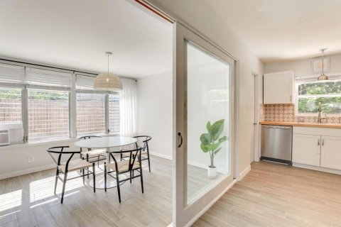 Casa en alquiler en Sarasota, Florida, 3 dormitorios, 92.9 m2 № 1824751 - foto 16