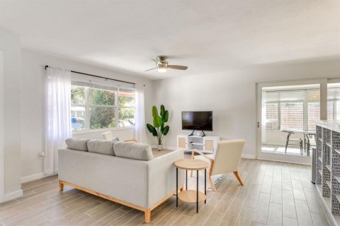 Casa en alquiler en Sarasota, Florida, 3 dormitorios, 92.9 m2 № 1824751 - foto 7