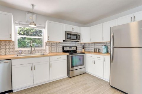 Casa en alquiler en Sarasota, Florida, 3 dormitorios, 92.9 m2 № 1824751 - foto 11