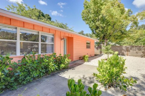 Casa en alquiler en Sarasota, Florida, 3 dormitorios, 92.9 m2 № 1824751 - foto 2