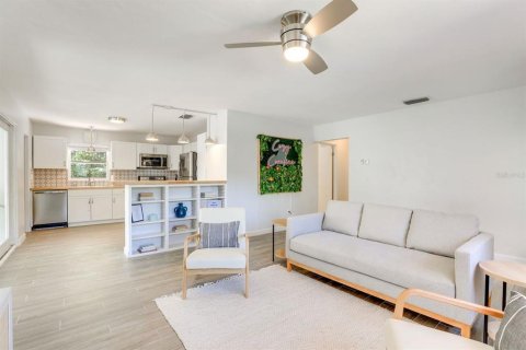 Casa en alquiler en Sarasota, Florida, 3 dormitorios, 92.9 m2 № 1824751 - foto 9