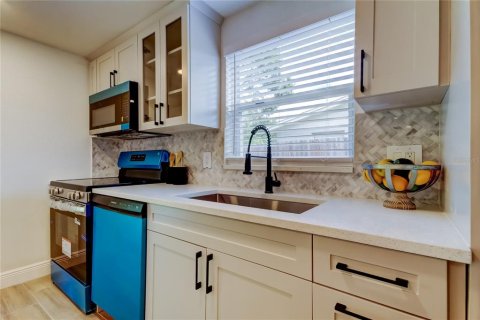 Casa en venta en Largo, Florida, 3 dormitorios, 82.5 m2 № 1884658 - foto 14