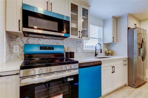 Casa en venta en Largo, Florida, 3 dormitorios, 82.5 m2 № 1884658 - foto 15