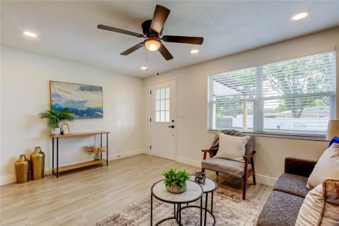 Casa en venta en Largo, Florida, 3 dormitorios, 82.5 m2 № 1884658 - foto 6