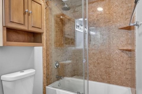 Condo in Hypoluxo, Florida, 1 bedroom  № 2248120 - photo 20