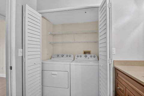 Condo in Hypoluxo, Florida, 1 bedroom  № 2248120 - photo 22