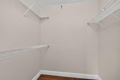 Condo in Hypoluxo, Florida, 1 bedroom  № 2248120 - photo 17