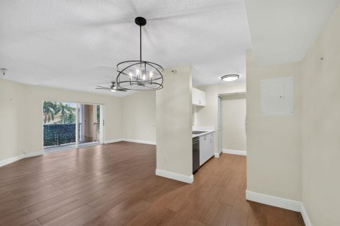 Condo in Hypoluxo, Florida, 1 bedroom  № 2248120