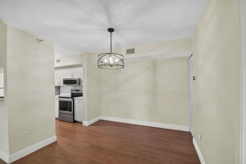 Condo in Hypoluxo, Florida, 1 bedroom  № 2248120 - photo 11