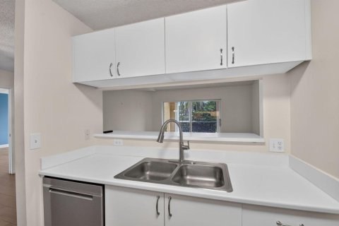 Condo in Hypoluxo, Florida, 1 bedroom  № 2248120 - photo 26