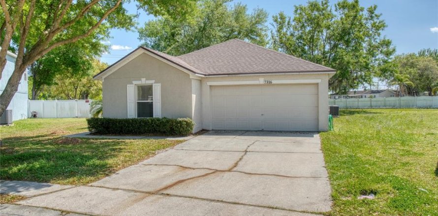 Villa ou maison à Lakeland, Floride 3 chambres, 145.86 m2 № 1583547