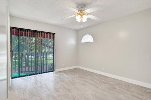 Townhouse in Delray Beach, Florida 3 bedrooms, 123.19 sq.m. № 2249770 - photo 23