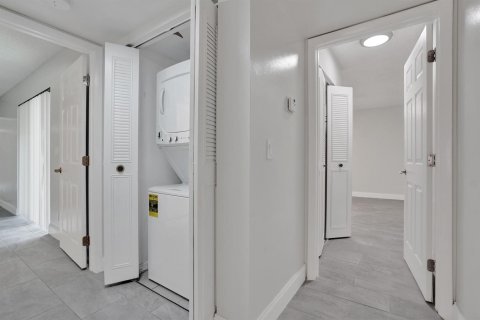 Townhouse in Delray Beach, Florida 3 bedrooms, 123.19 sq.m. № 2249770 - photo 14