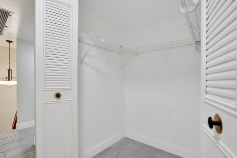 Townhouse in Delray Beach, Florida 3 bedrooms, 123.19 sq.m. № 2249770 - photo 27