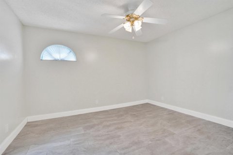 Townhouse in Delray Beach, Florida 3 bedrooms, 123.19 sq.m. № 2249770 - photo 25