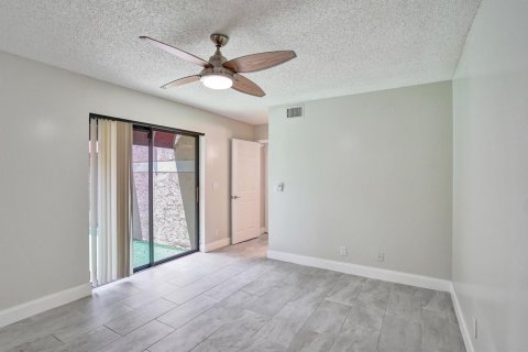 Townhouse in Delray Beach, Florida 3 bedrooms, 123.19 sq.m. № 2249770 - photo 18