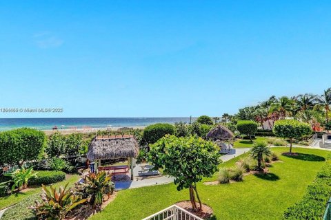 Condo in Miami Beach, Florida, 2 bedrooms  № 1892594 - photo 5