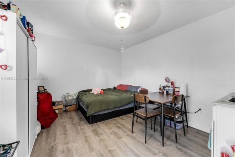 House in Miami, Florida 3 bedrooms, 154.59 sq.m. № 1930693 - photo 23