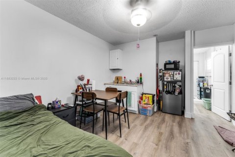 House in Miami, Florida 3 bedrooms, 154.59 sq.m. № 1930693 - photo 28