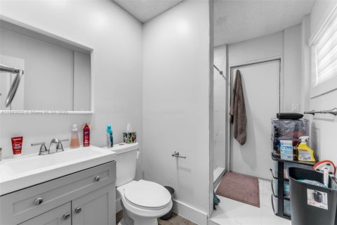 House in Miami, Florida 3 bedrooms, 154.59 sq.m. № 1930693 - photo 19
