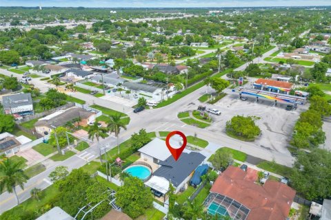 House in Miami, Florida 3 bedrooms, 154.59 sq.m. № 1930693 - photo 8