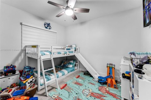 House in Miami, Florida 3 bedrooms, 154.59 sq.m. № 1930693 - photo 24