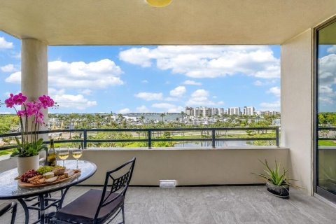 Condo in Sarasota, Florida, 2 bedrooms № 2112683 - photo 8