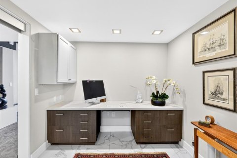 Condo in Sarasota, Florida, 2 bedrooms № 2112683 - photo 23