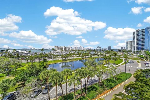 Condo in Sarasota, Florida, 2 bedrooms № 2112683 - photo 4