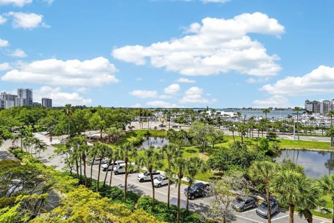 Condo in Sarasota, Florida, 2 bedrooms № 2112683 - photo 5